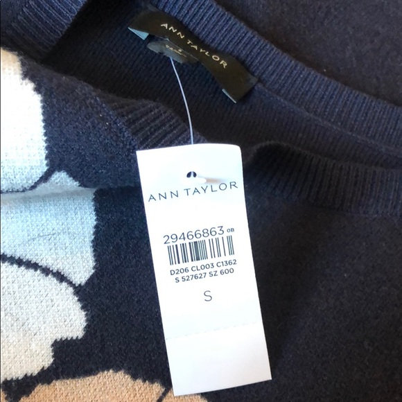 Ann Taylor Puff Sleeve Sweater - Flowers - Picture 6 of 7